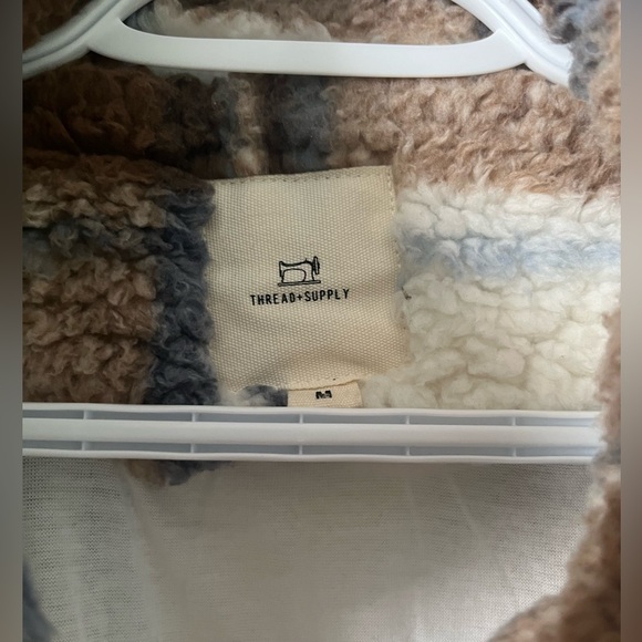 Thread & Supply Sherpa Cozy Soft Pullover Women’s M‎ Cream Blue Tan Plaid NWOT - Picture 3 of 10